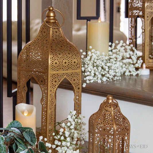 Moroccan Lanterns and Baby's Breath Flowers